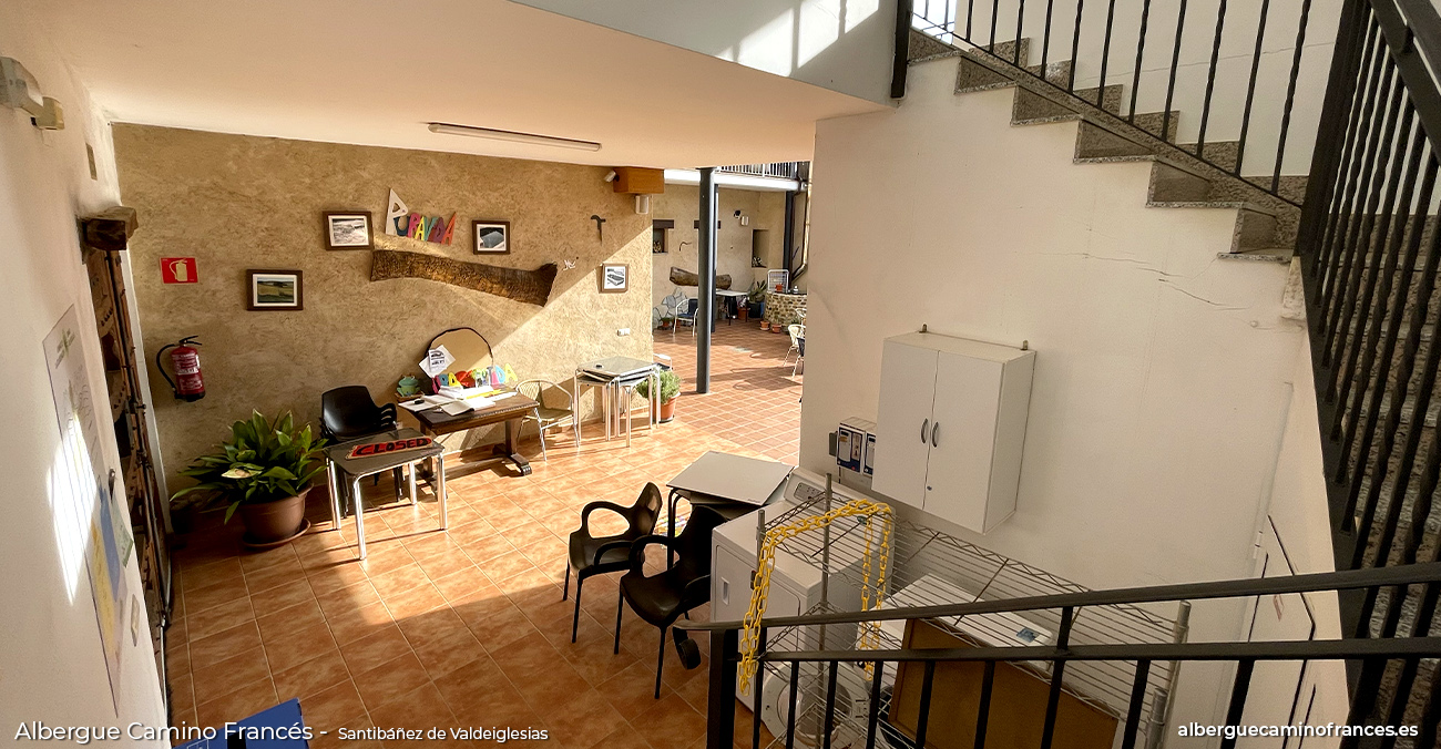albergue-camino-frances-escalera