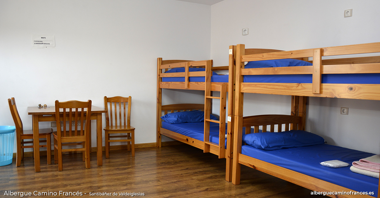albergue-camino-frances-leon-santibañez-de-valdeiglesias-enchufes