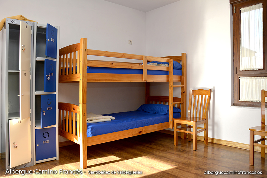 albergue-camino-frances-litera-taquillas
