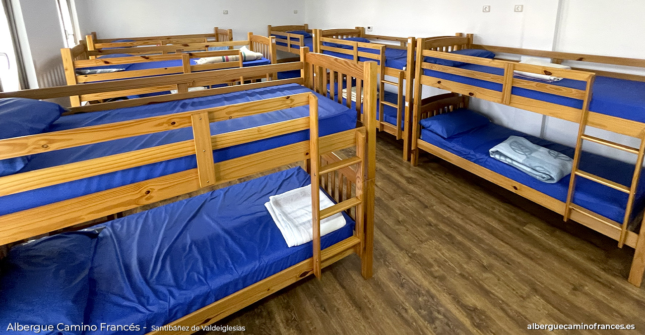 albergue-camino-frances-literas-enchufes
